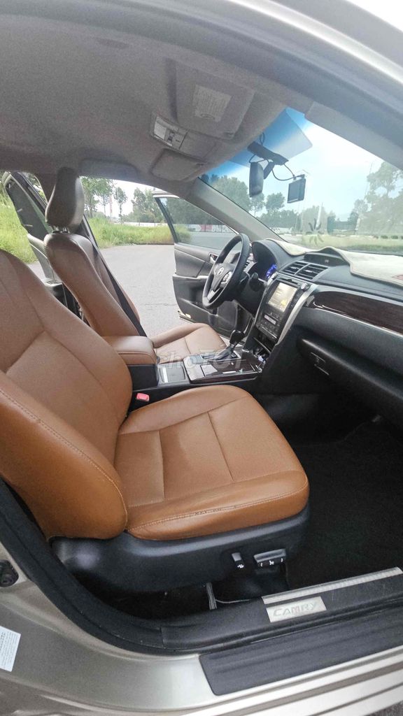 Toyota Camry 2018 2.5Q Vàng cát. Mua bán Ô tô tại Thị xã Bến Cát Bình Dương được đăng bởi Vũ Hiền hình 10