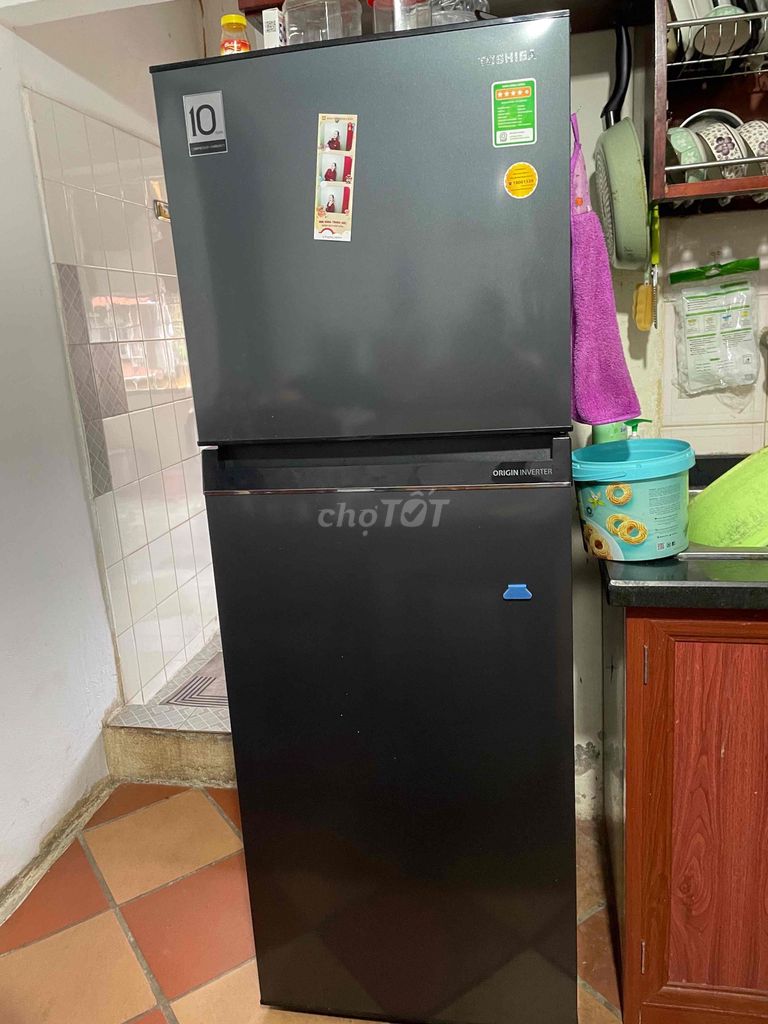 Tủ lạnh Toshiba 233 lít Inverter Đen. Mua bán Tủ lạnh tại Quận Ba Đình Hà Nội được đăng bởi Đạt hình 1