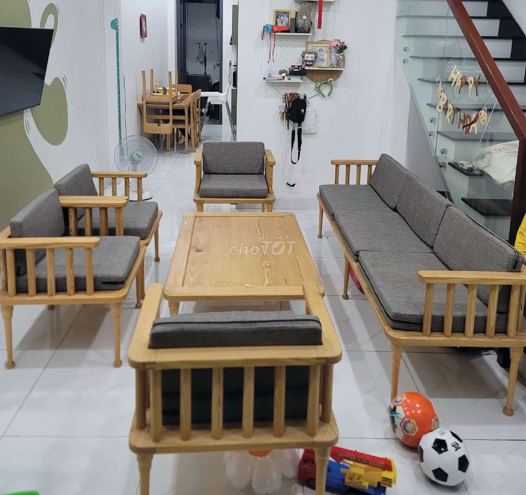 Bộ bàn ghế sofa gỗ thông 5 chỗ. Mua bán Bàn ghế tại Quận 12 Tp Hồ Chí Minh được đăng bởi Tấn sang hình 1