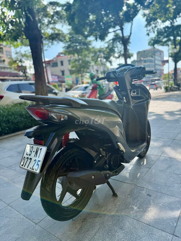 Vision cá tính 2022. Mua bán Xe máy tại Quận Hoàng Mai Hà Nội được đăng bởi Trường Giang Phạm hình 3