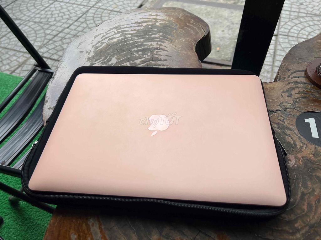 Macbook air 2018 gold hồng i5/R8/ssd128g sạc ít