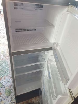 Thanh lý tủ lạnh còn rất mới
