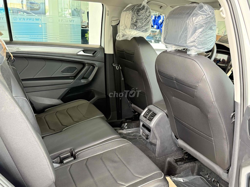 Volkswagen Tiguan 2023 mới 100% chỉ 200tr nhận xe. Mua bán Ô tô tại Quận 12 Tp Hồ Chí Minh được đăng bởi Phong GT Car hình 12