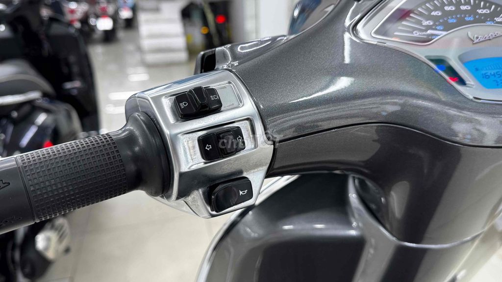 Véapa xám lambo iget abs led 1 tầng 2018. Mua bán Xe máy tại Quận Phú Nhuận Tp Hồ Chí Minh được đăng bởi VESPA  PIAGGIO BẢO HƯNG Vespa cũ trả góp  hình 8