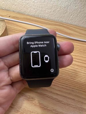 Apple watch seri3 sz42 màu đen ngoại hình có phẩy