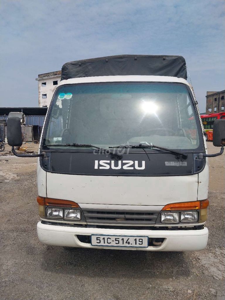 ISUZU 2004 THÙNG INOX KÈO BẠC CÓ MÁY LẠNH