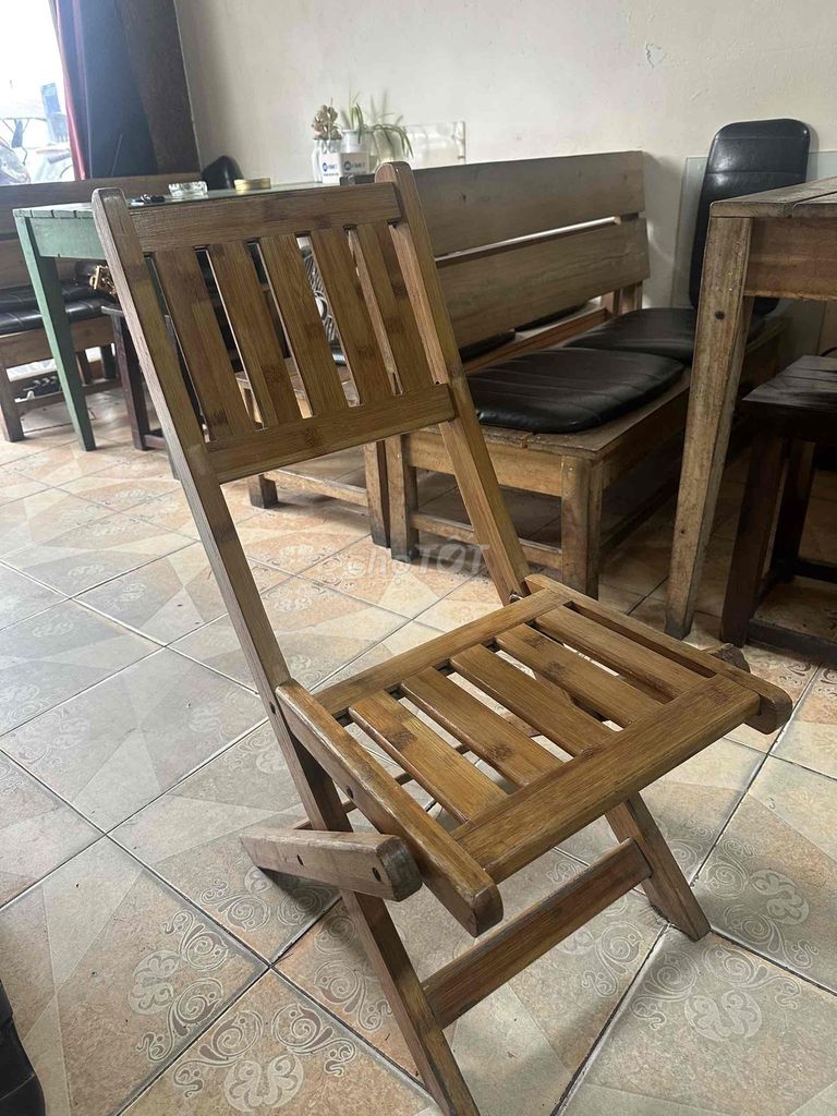 Bàn ghế cafe gỗ nâu đơn giản. Mua bán Bàn ghế tại Quận Cầu Giấy Hà Nội được đăng bởi Anh Phong Lê hình 1