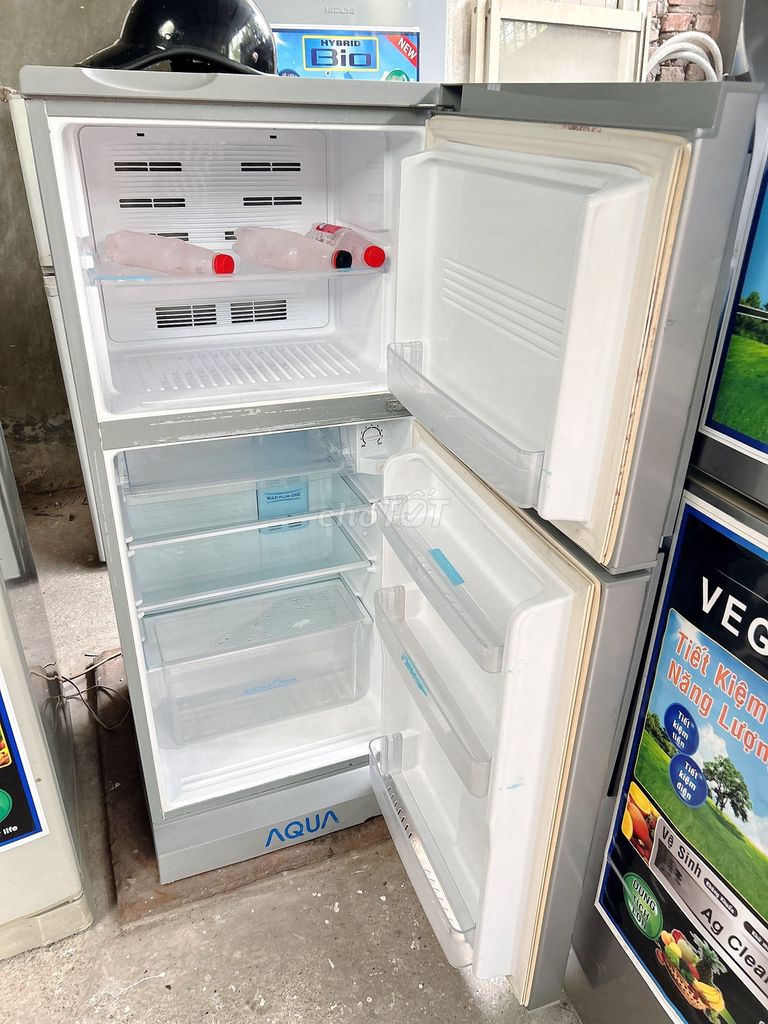 tủ lạnh AQUA dung tích 179 lít 2 cánh ga lốc zin