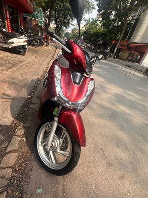 Honda SH 125 2022 mầu Đỏ chạy 4 vạn