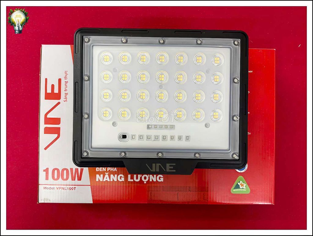 Đèn pha năng lượng mặt trời VNE 100W. Mua bán Đèn tại Thành phố Rạch Giá Kiên Giang được đăng bởi Nhã Đan hình 1