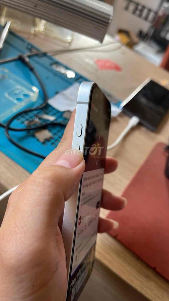 Apple iPhone 16e 128GB Trắng. Mua bán Điện thoại tại Huyện Đức Thọ Hà Tĩnh được đăng bởi Lê Thiện hình 1