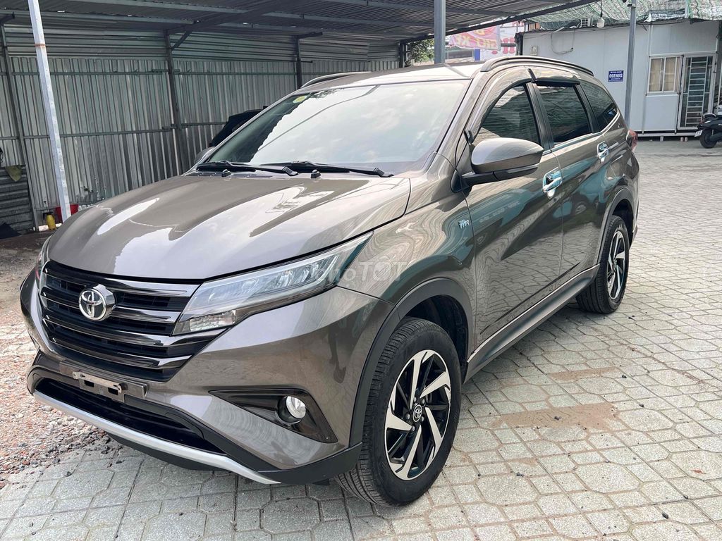 Toyota Rush 7 мест автомат коричневая в родной краске без дефектов