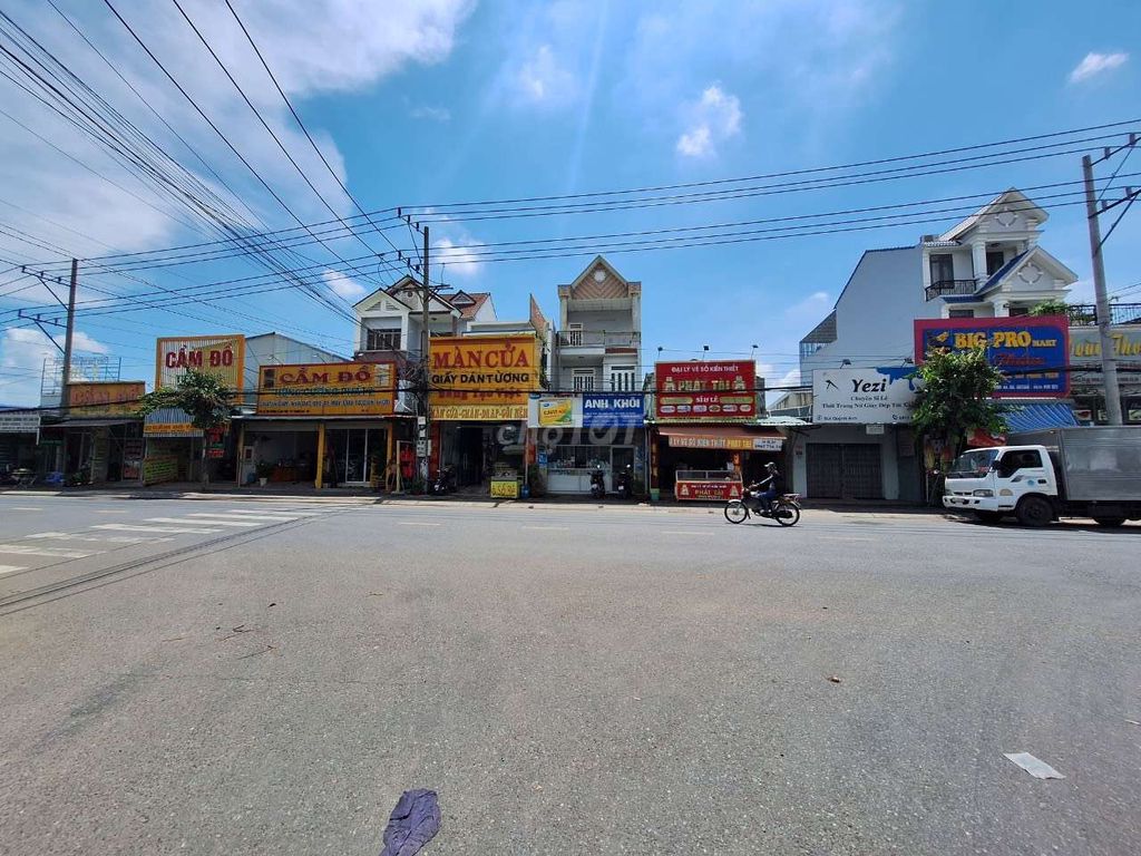 Nhà phố mặt tiền kinh doanh Lê Thị Trung p. An Phú Tp Thuận An