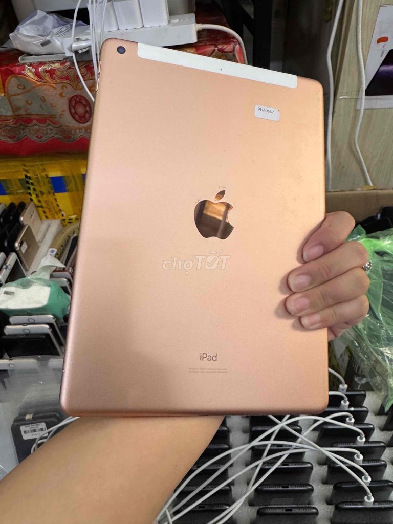 Apple iPad thế hệ 7 32GB Vàng hồng. Mua bán Máy tính bảng tại Quận 4 Tp Hồ Chí Minh được đăng bởi Phan Pha hình 1