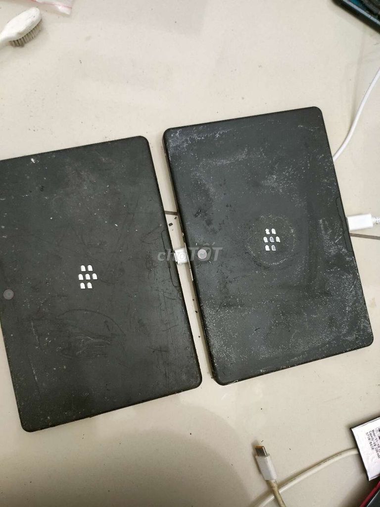 Xác 2 cái Blackberry Playbook zin