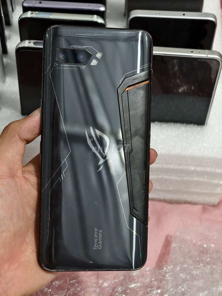 rog phone 2 bản 8/128 pin 6000 màn ám sài full