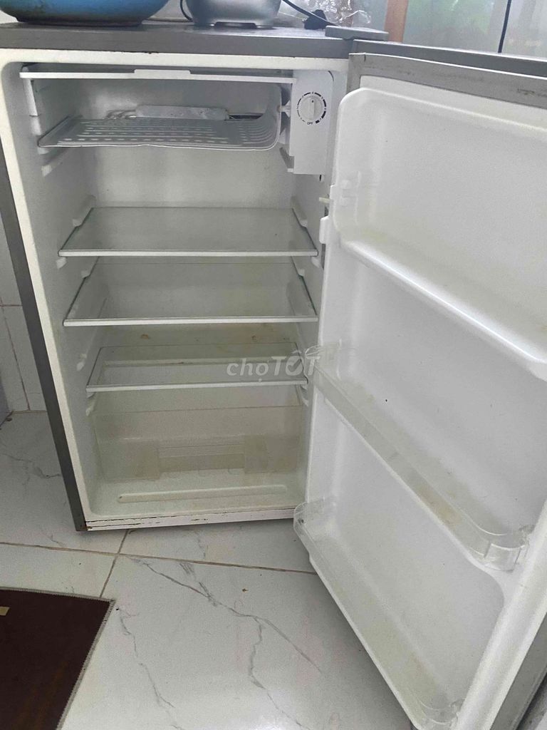 Tủ lạnh Electrolux 90L Xám. Mua bán Tủ lạnh tại Huyện Bình Chánh Tp Hồ Chí Minh được đăng bởi Nguyễn Hùng hình 1