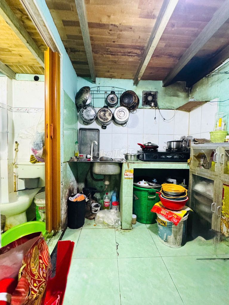 Редкий объект в 8 округе: угловой дом, 2 фасада, заезд для авто, под бизнес