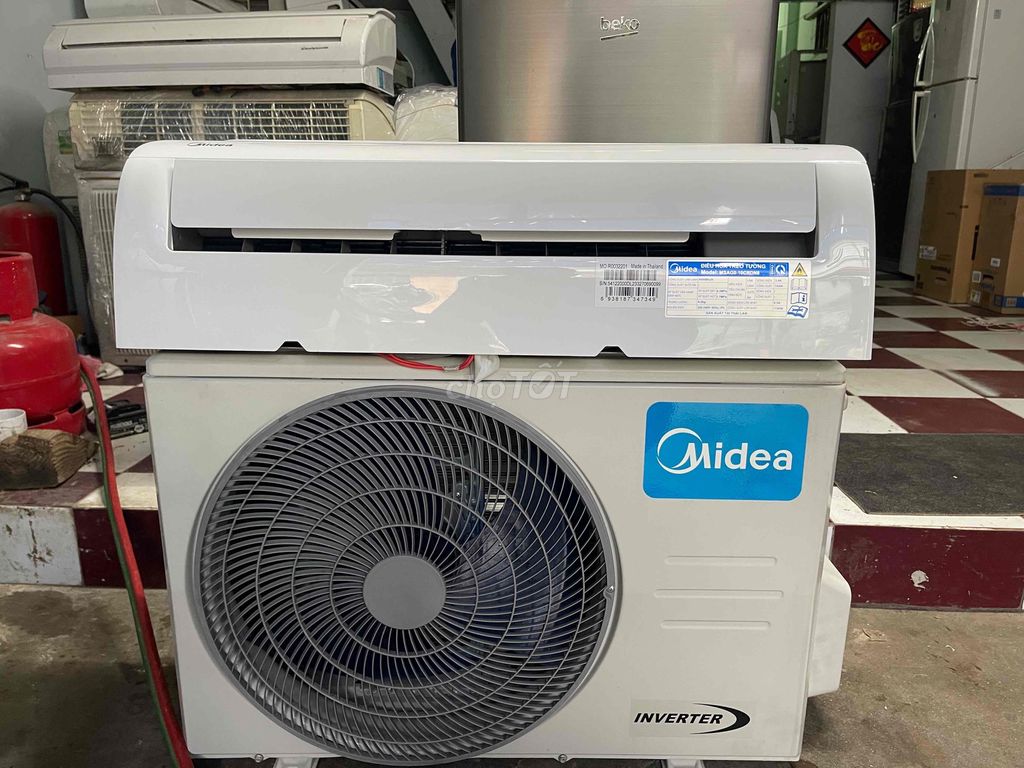 Điều Hoà Midea inverter còn mới 99% số lượng 2 bộ.