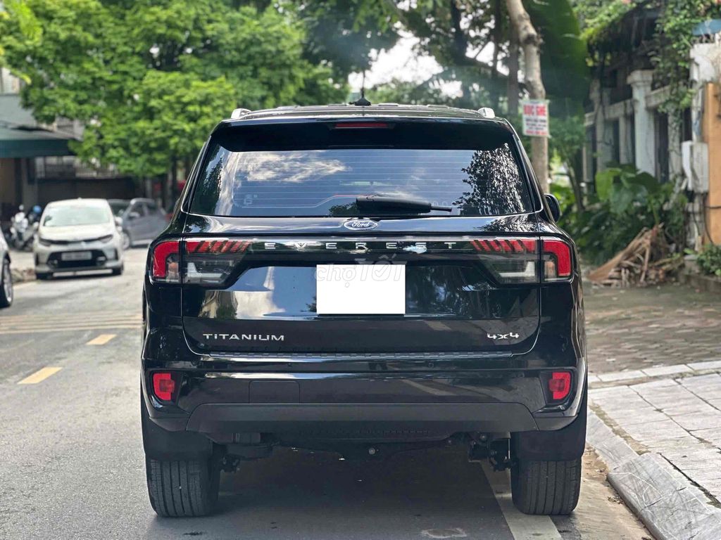 Ford Everest 2023 Titanium 2.0 AT 4x4 màu đen. Mua bán Ô tô tại Quận Cầu Giấy Hà Nội được đăng bởi Cao Quý hình 5