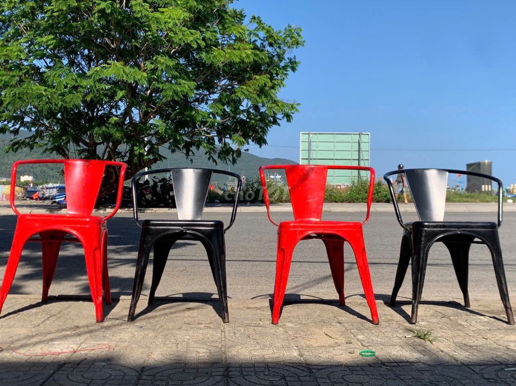 Ghế Tolix. Dịch vụ dọn dẹp nhà tại Quận Sơn Trà Đà Nẵng được đăng bởi Thế Giới Đồ Cũ Đà Nẵng hình 1