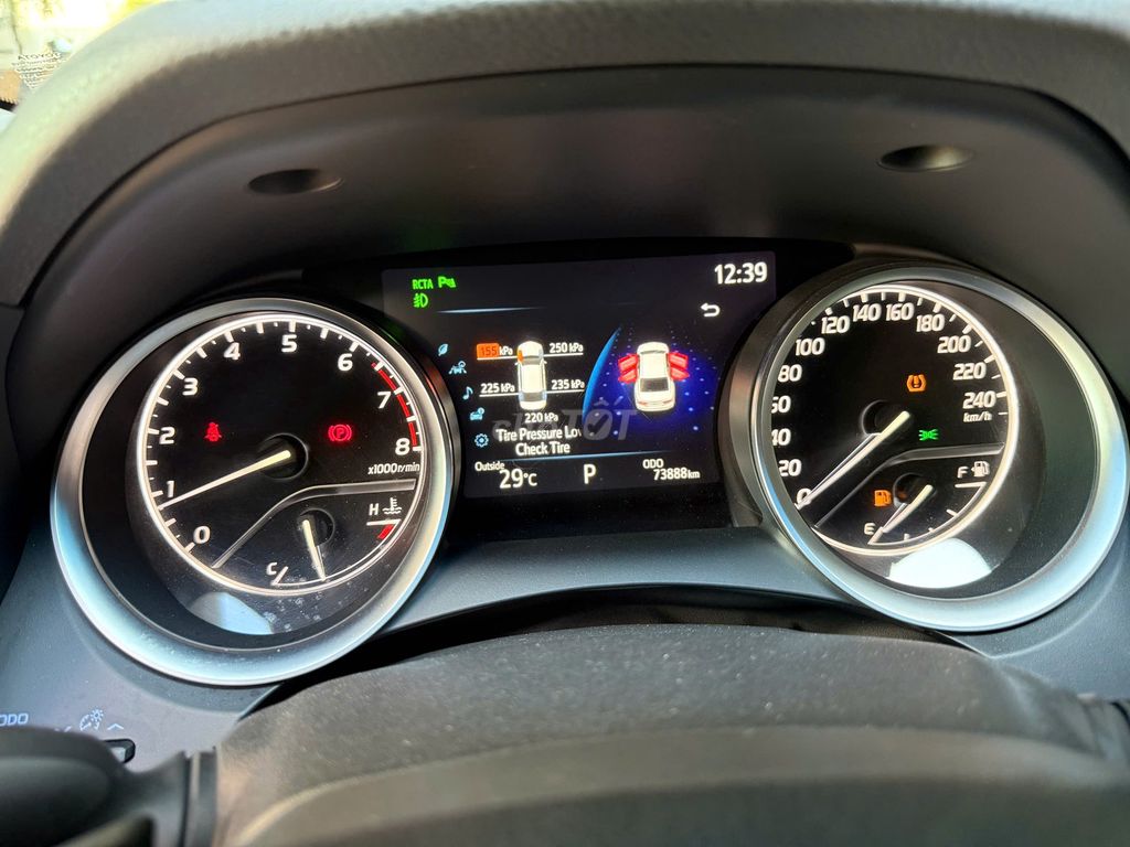 Camry 2.5Q 2019 nhập Thái - xe hãng (GIÁ CÒN GIẢM). Mua bán Ô tô tại Quận Gò Vấp Tp Hồ Chí Minh được đăng bởi Nguyễn Phi Trường Vũ hình 10