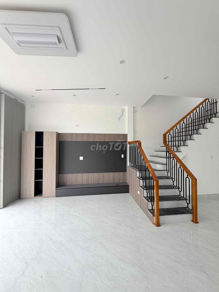 Nhà đẹp mới dọn vào ở ngay Nhà đẹp mới dọn vào ở ngay