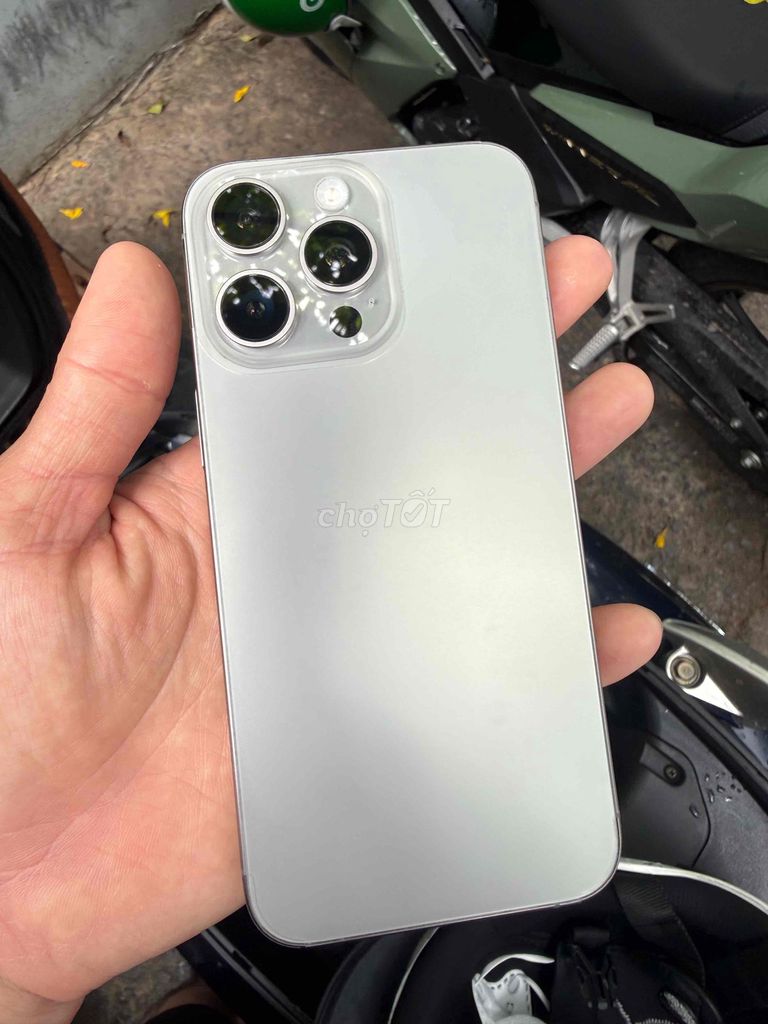 iPhone 15 Pro Max 256GB Xám. Mua bán Điện thoại tại Quận 1 Tp Hồ Chí Minh được đăng bởi trần văn tiền  hình 1