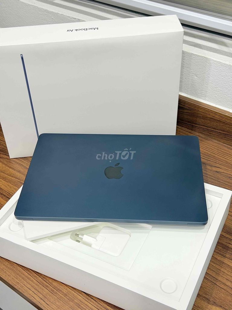 Macbook Air M4 15 inch 16GB/256GB fpt shop BH dài. Mua bán Laptop tại Quận Thanh Xuân Hà Nội được đăng bởi Nguyen Hung  hình 1