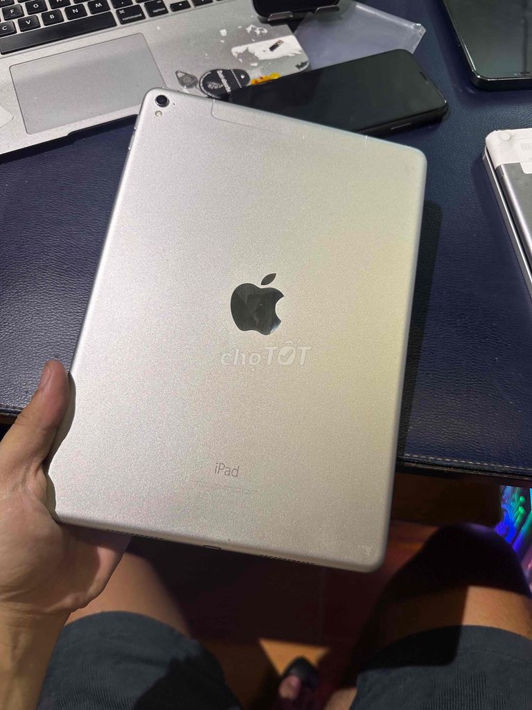 ipad pro 9.7 32gb máy đẹp màn đẹp ko pq ám ố