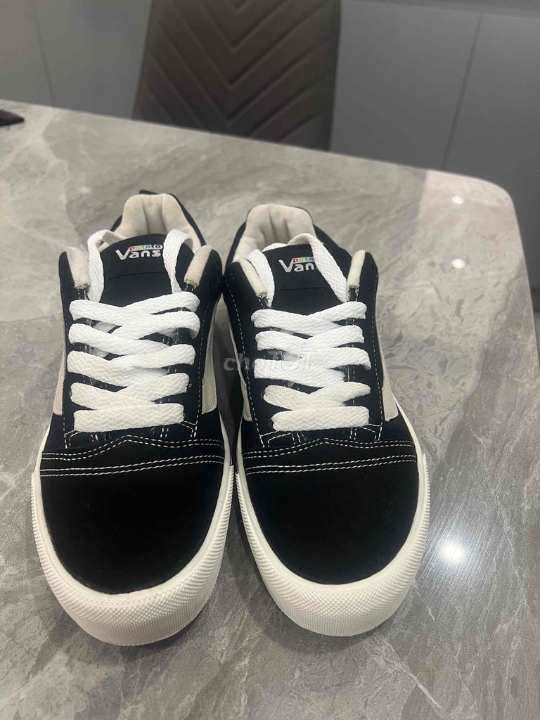 Giày thể thao Vans vải Đen. Mua bán Giày dép tại Quận Dương Kinh Hải Phòng được đăng bởi Trần Thị Liên hình 1
