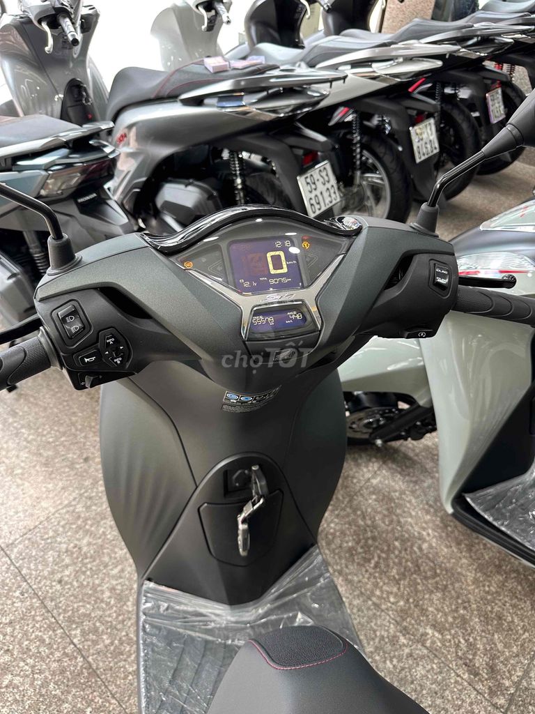 SH 150i ABS + HSTC 2020 Xám Đen BSTP Chính Chủ. Mua bán Xe máy tại Quận Phú Nhuận Tp Hồ Chí Minh được đăng bởi Ngô Hà hình 4