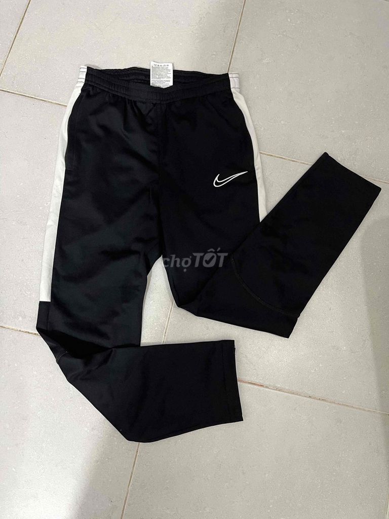 Quần thể thao Nike auth bé size 130-140 mới 85%