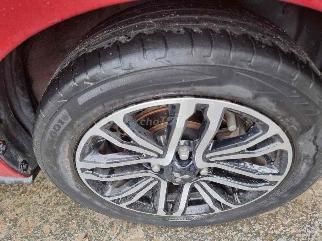 cần bán xe gia đình. Mua bán Ô tô tại Thành phố Rạch Giá Kiên Giang được đăng bởi Smit hình 9