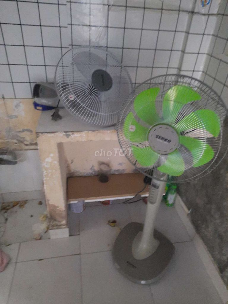 hai cây quạt senko. Mua bán Quạt tại Thành phố Thủ Đức Tp Hồ Chí Minh được đăng bởi kimgiang hình 1