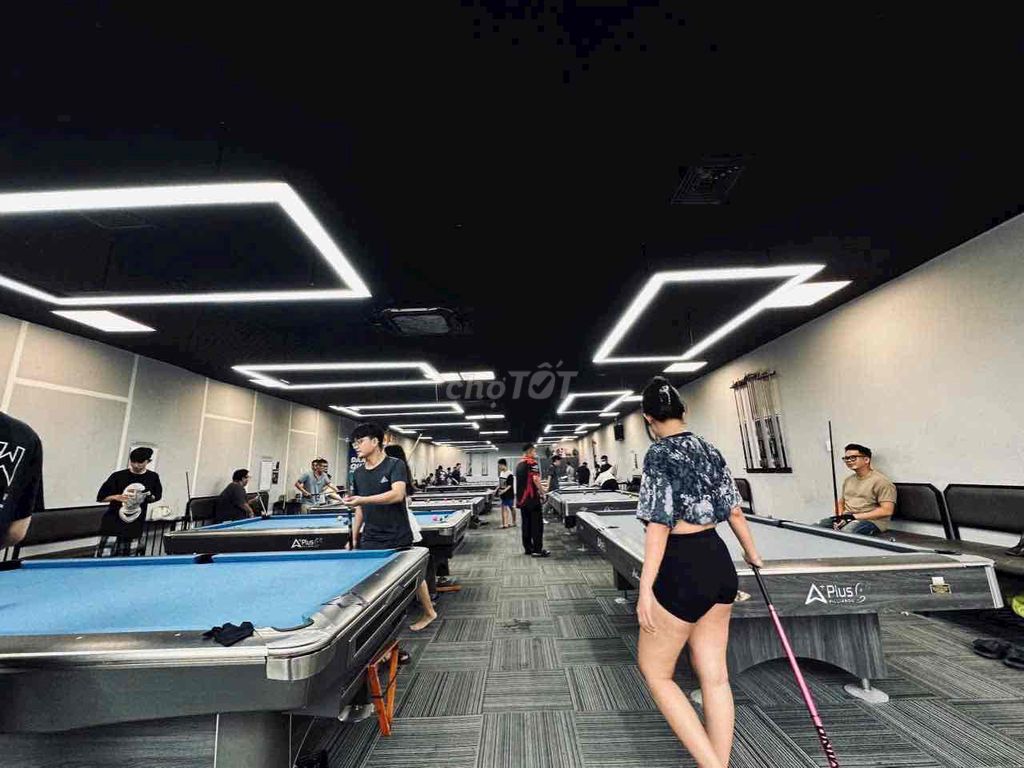 âng clb 12 bàn pool dep nhat go vấp