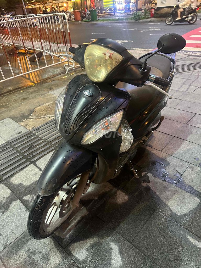 На запчасти мотоцикл Kymco спортивный черный