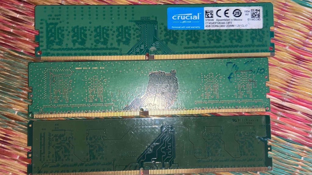 bán 3 thanh ram 4gb ddr4 cũ chạy tốt