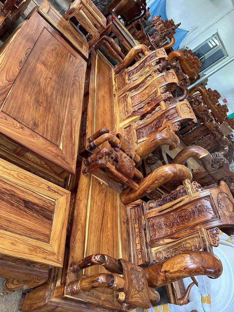 Bộ bàn ghế Tần Thủy Hoàng Gỗ. Mua bán Bàn ghế tại Thành phố Buôn Ma Thuột Đắk Lắk được đăng bởi toàn nguyen hình 1