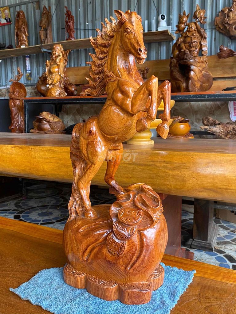 Tượng Gỗ Mã Đáo Thành Công Trang Trí Phòng Khách. Mua bán Đồ sưu tầm, đồ cổ tại Thành phố Buôn Ma Thuột Đắk Lắk được đăng bởi Xuân nghệ hình 1