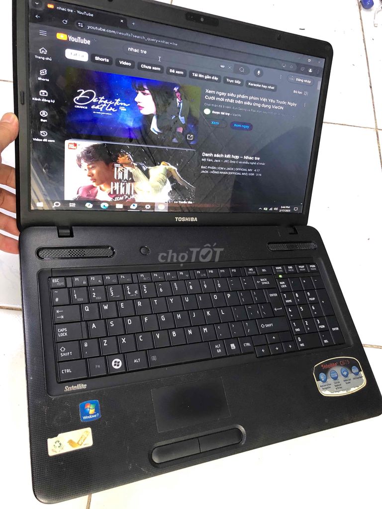 Laptop toshiba 17.3inch màn to rộng i5 dùng tốt