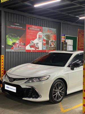 Cho thuê TOYOTA CAMRY tự lái