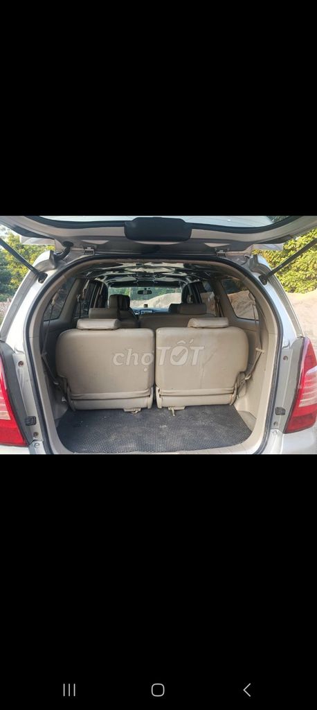 Toyota Innova V 2009 Автомат Серебристый