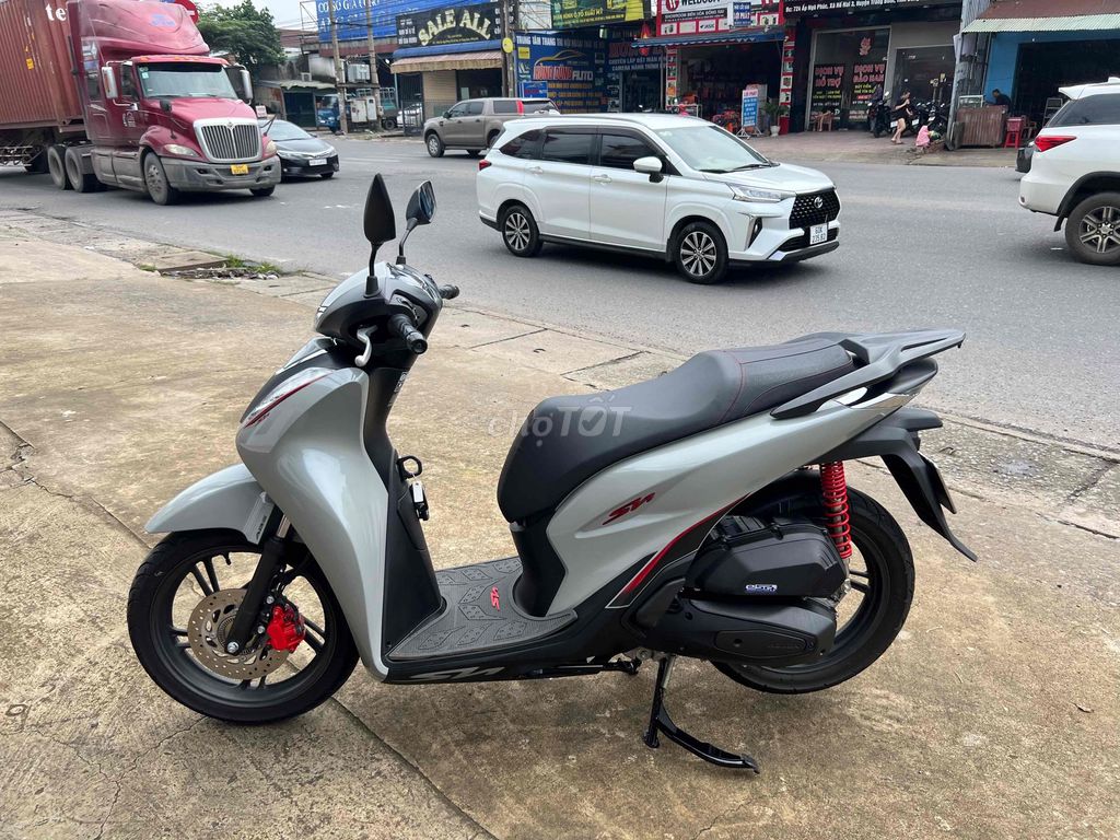 SH 125 ABS 2024 odo lướt chính chủ 60 có trả góp. Mua bán Xe máy tại Huyện Trảng Bom Đồng Nai được đăng bởi cửa hàng xe máy Trần Sơn  hình 1