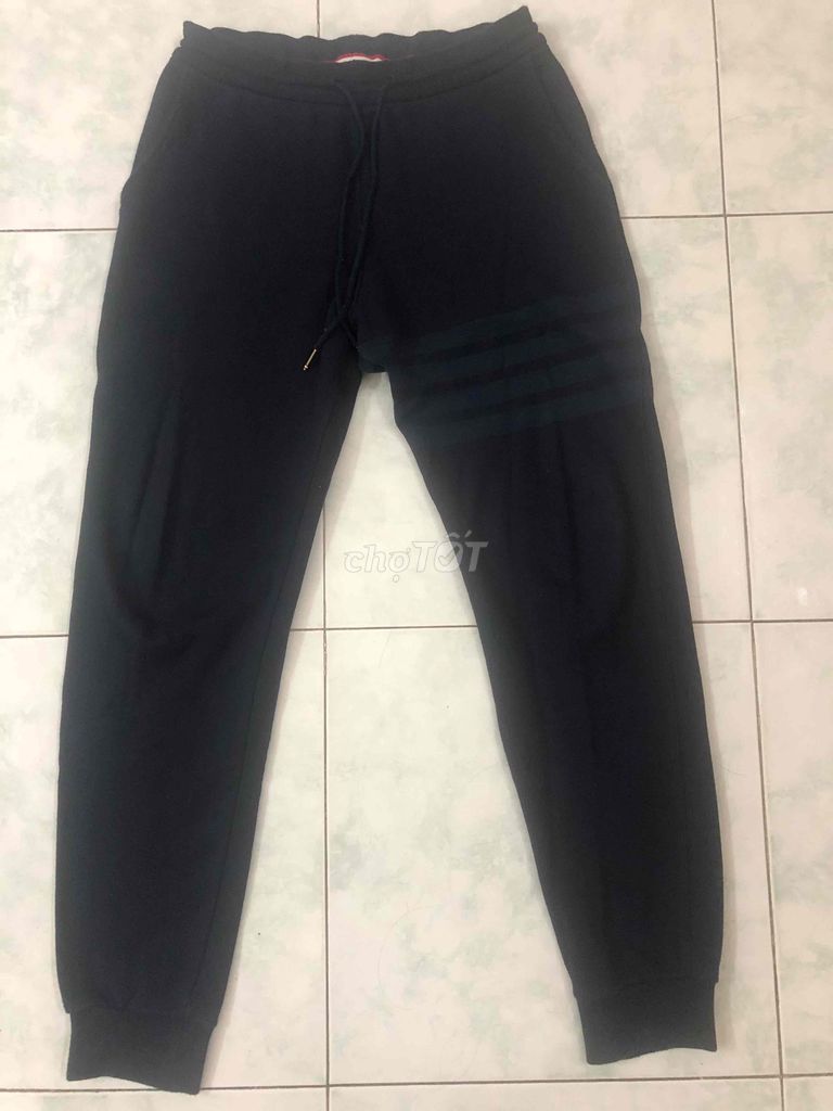 Quần Thom Browne Nam Vải Đen chính hãng. Mua bán Quần áo tại Quận Tân Phú Tp Hồ Chí Minh được đăng bởi luong hình 1