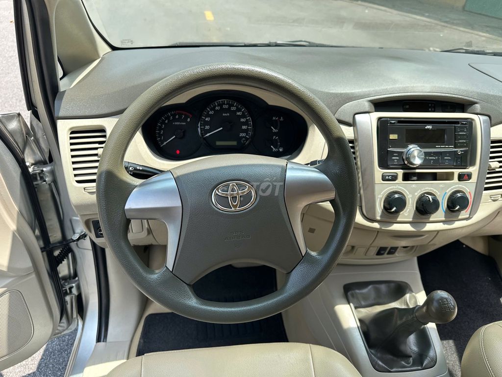 Toyota INNOVA 2.0E cuối 2014 form mới 2015, số tay. Mua bán Ô tô tại Huyện Sóc Sơn Hà Nội được đăng bởi Salon Auto Đào Hằng hình 15