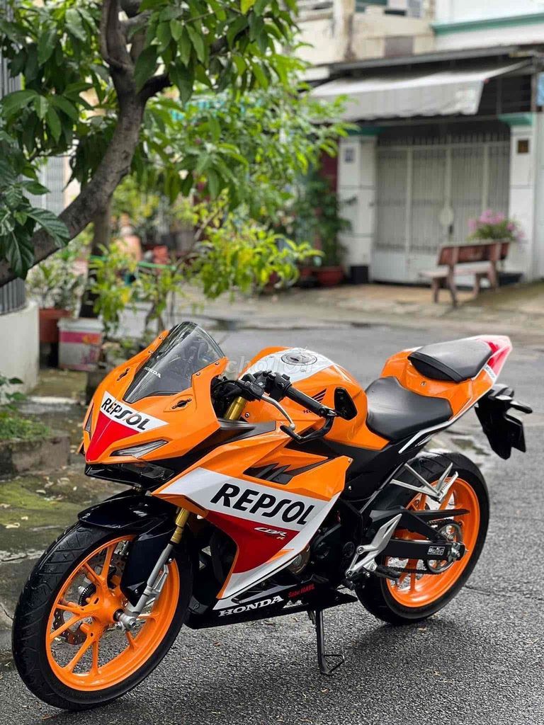 Honda CBR150R Repsol 2021 Cam trắng đen. Mua bán Xe máy tại Quận 6 Tp Hồ Chí Minh được đăng bởi Quang Rambo  hình 4