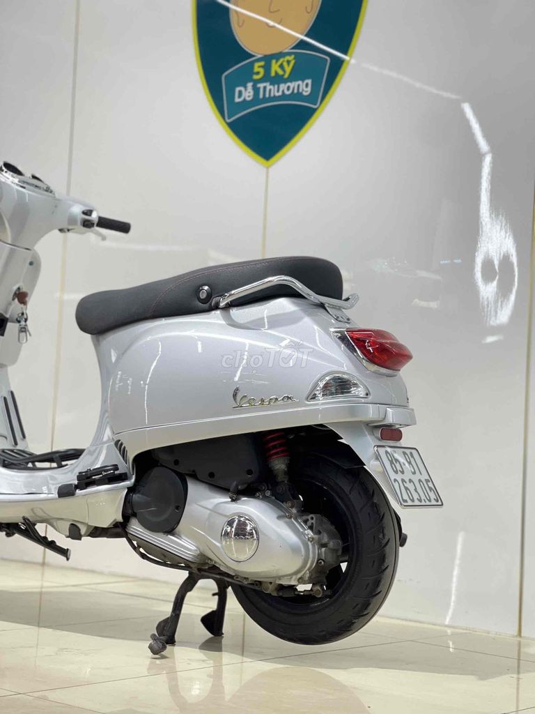Vespa Sprint 125cc màu bạc. Mua bán Xe máy tại Quận 7 Tp Hồ Chí Minh được đăng bởi Thành hình 3