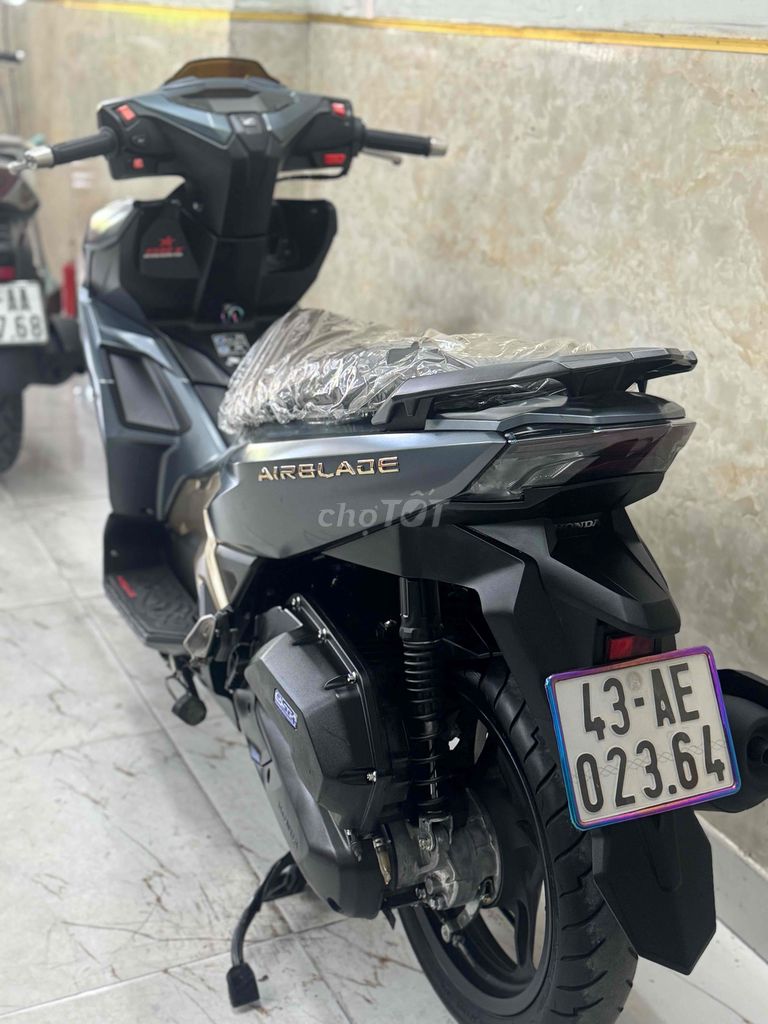 AB 160 ABS đời 2024 màu xám mới 95% 43AE-023.64. Mua bán Xe máy tại Quận Sơn Trà Đà Nẵng được đăng bởi Minh Dũng bán trả góp 136 vân đồn  hình 3