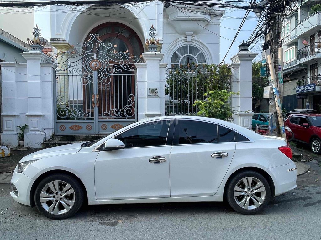 Chevrolet Cruze LTZ Trắng